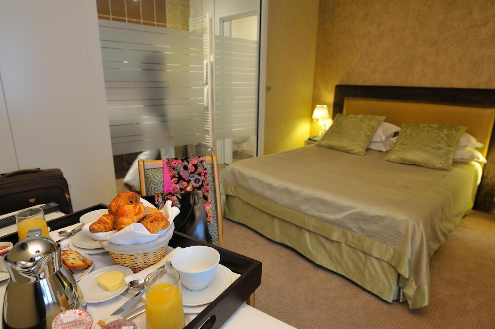 Bagnoles de l'Orne Normandie Le Manoir Du Lys, The Originals Relais酒店 外观 照片